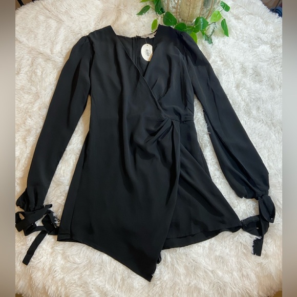 HYFVE Black asymmetrical split sleeve Skirt Romper size Small new - Picture 2 of 14